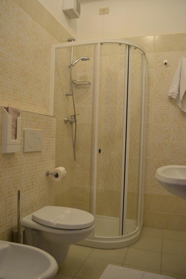 Albergo Quaglia ロゼート・デッリ・アブルッツィ エクステリア 写真